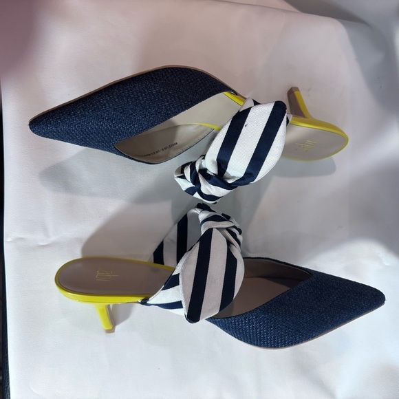 CABI Sz 8 Mules Pointy Toe Bow Contrasting Kitten Heels Slip On Shoes - Picture 6 of 10